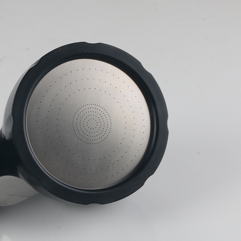 日本製スイングヘッドブラックシャワー