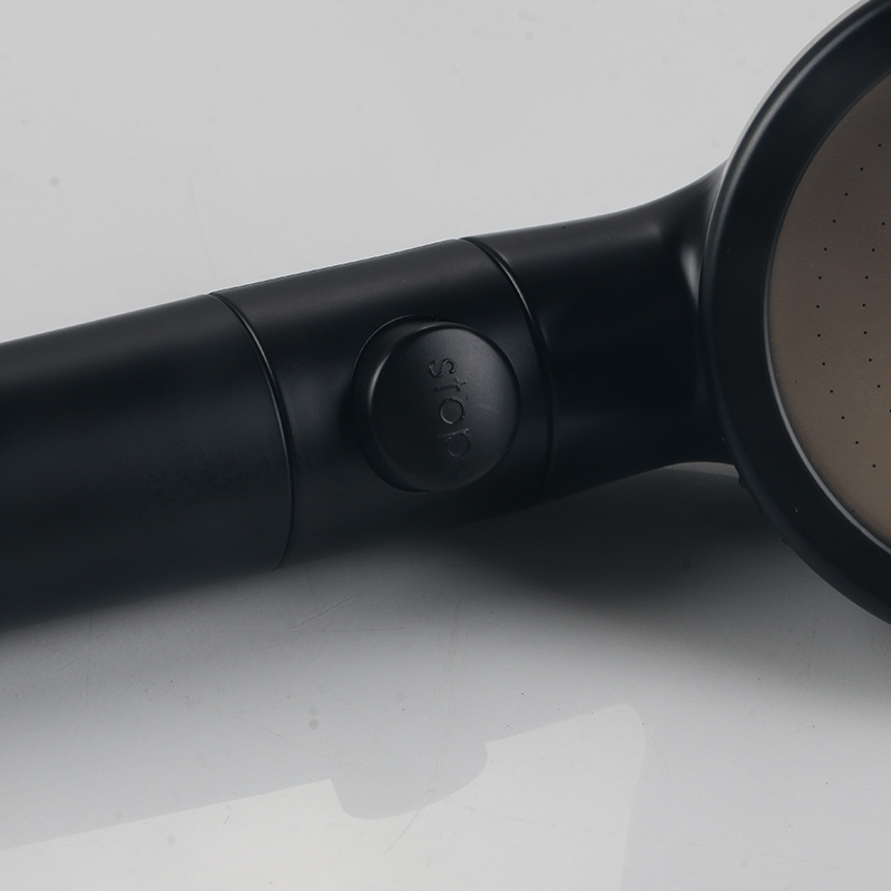 ジャパニーズブラックシャワーヘッド