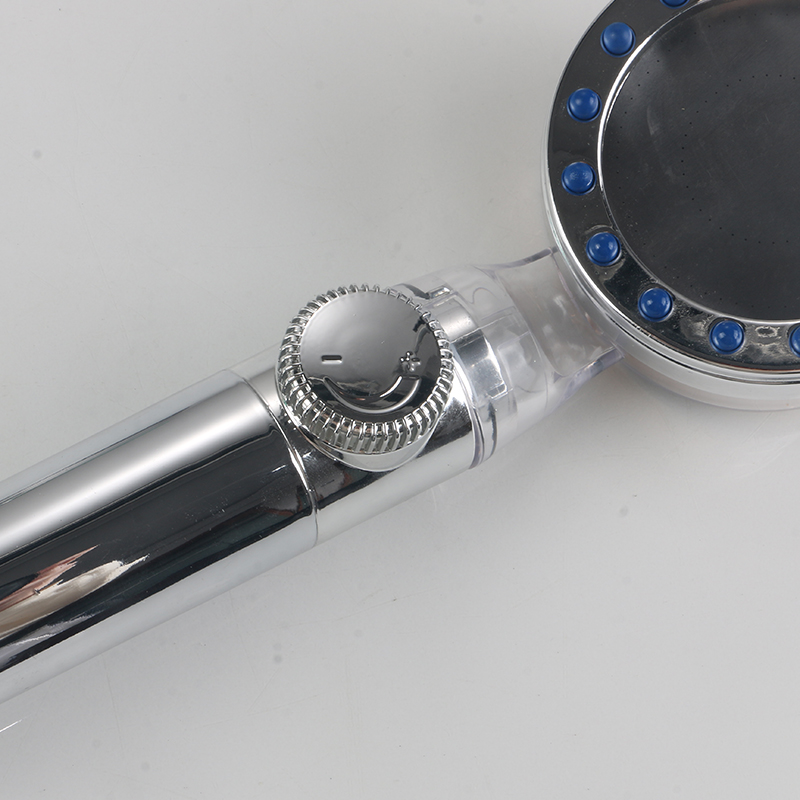 ステンレス鋼シャワーフレキシブルホースとPVCホースの主な違いは何ですか?